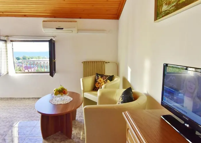 Luciana 2 By Interhome 잠브라티야