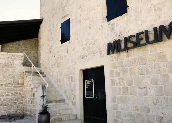 Luciana 2 By Interhome *